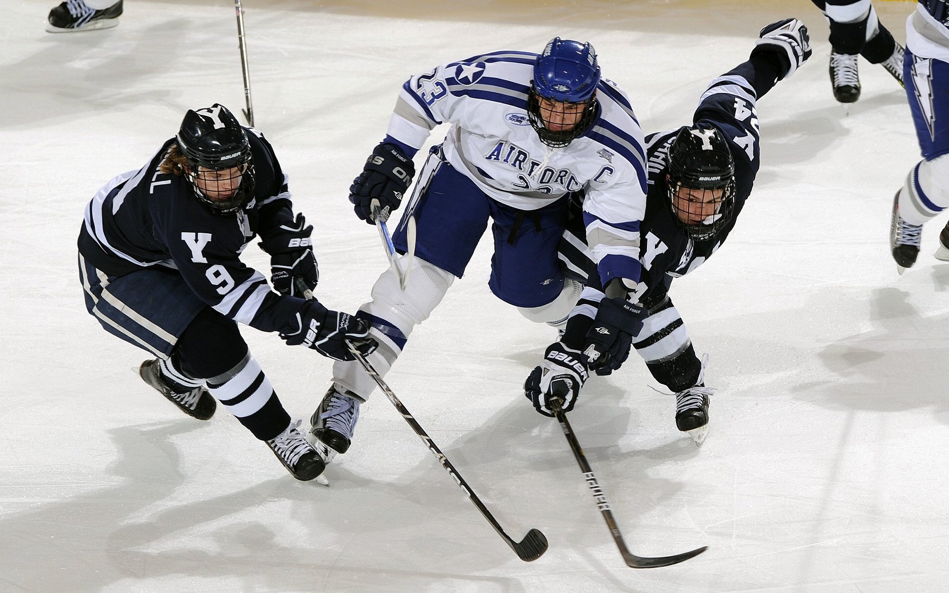 _极速喷气背包表演：冲破天际的速度快感_，喷气背包能飞多高