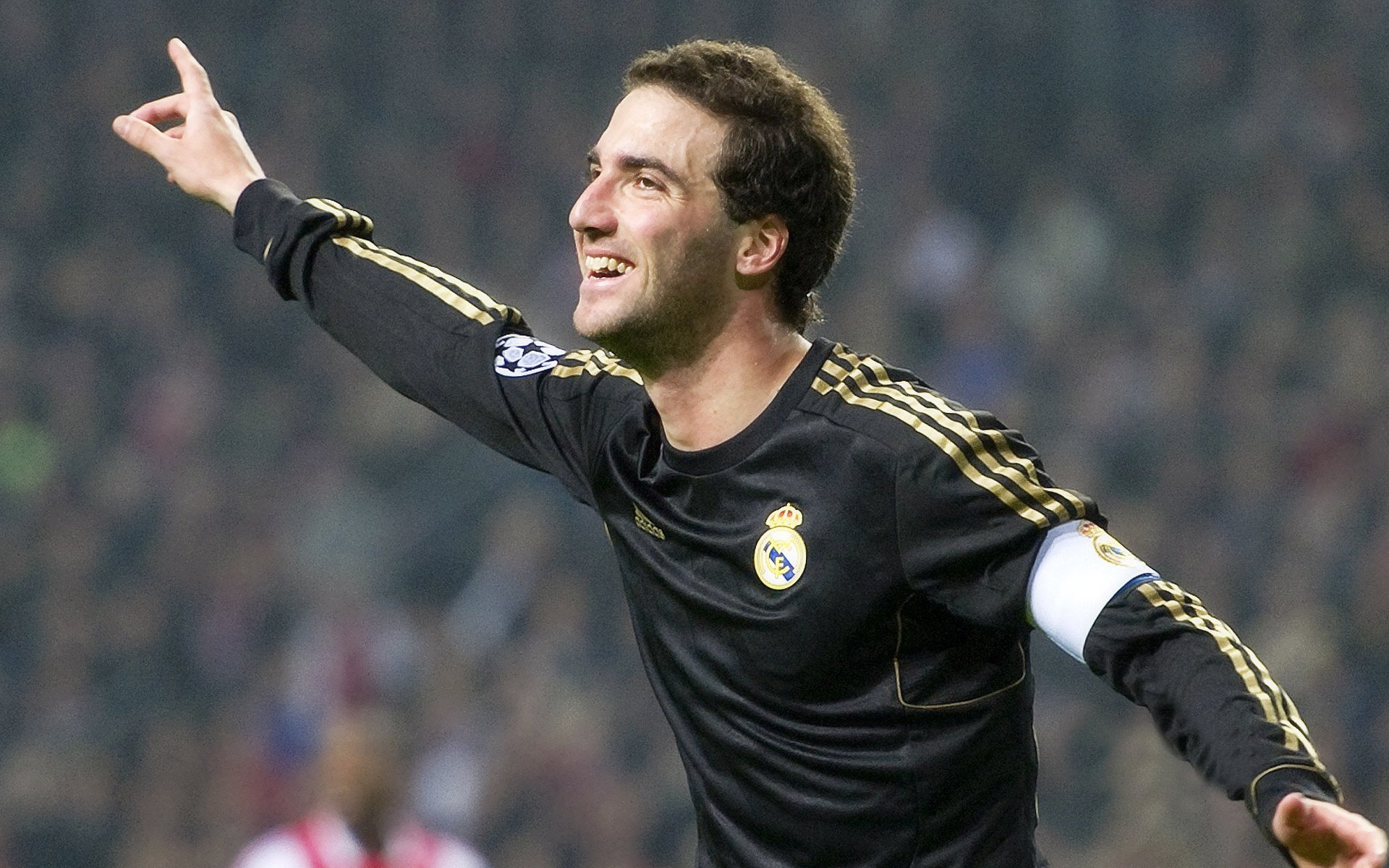 足球行业报告显示大众关注度持续增长，足球受众